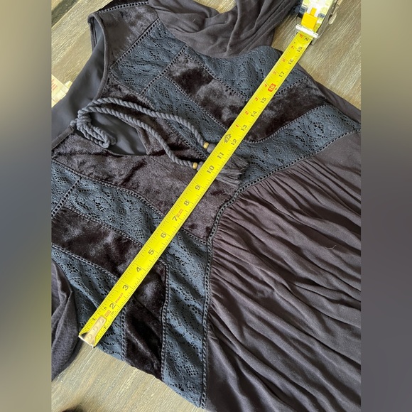 SUNDANCE Cyrena velvet and lace top sz M - Picture 6 of 6